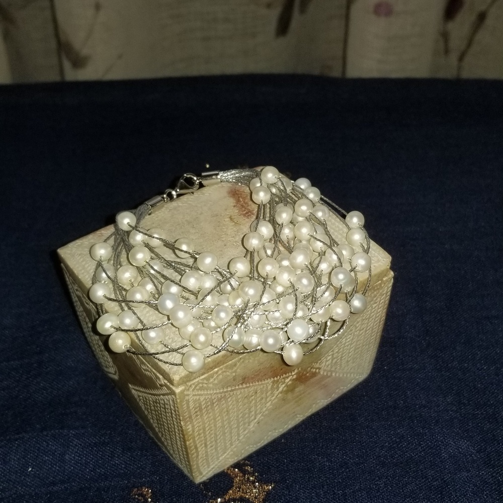 Cultured pearl & Sterling silver .